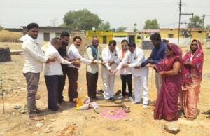 सिंधोरा में 10 लाख से बनेगा सामुदायिक भवन, भूमि पूजन के साथ निर्माण कार्य शुरू