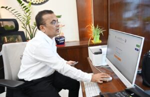 जनगणना 2027ः 16 अप्रैल से शुरू हुई स्व गणना कलेक्टर श्री जन्मेजय महोबे ने भरा ऑनलाइन स्व गणना पत्रक