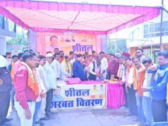 उद्योग मंत्री का शीतल शरबत वितरण केंद्र घंटाघर में प्रारंभ, राहगीरों को शरबत की वितरित