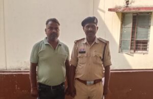 चेक बाउंस के मामले में लंबे समय से फरार चल रहे वारंटी गिरफ्तार, थाना जांजगीर पुलिस को मिली बड़ी सफलता