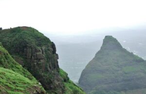 वीकेंड पर घूमने का बना रहे हैं प्लान? शहर की भागदौड़ से दूर सुकून के पल बिताने के लिए Lonavala बन रहा है सबसे पसंदीदा और परफेक्ट डेस्टिनेशन