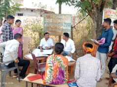 बीजापुर में प्रशासन की सक्रिय पहल: एसडीएम जागेश्वर कौशल ने सैचुरेशन शिविरों में योजनाओं की दी जानकारी, जनगणना 2027 के लिए किया जागरूक