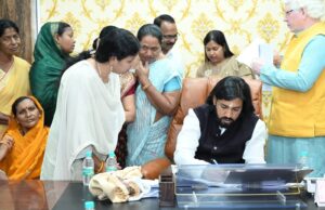 आरंग जनदर्शन में 179 आवेदन प्राप्त – मंत्री गुरु खुशवंत साहेब के निर्देश पर अधिकांश का मौके पर निराकरण, जल संकट पर विशेष प्राथमिकता