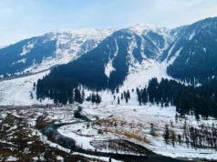 कश्मीर: धरती का स्वर्ग, बर्फीली वादियों और दिल छू लेने वाली प्राकृतिक खूबसूरती का अद्भुत नजारा