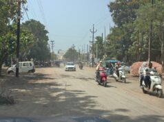 अशोकनगर–बिरकोना मार्ग बना अव्यवस्था की मिसाल: सड़क जर्जर, नाली घटिया, लाइट बंद—कांग्रेस ने दी आंदोलन की चेतावनी