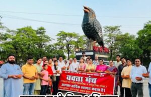वक्ता मंच का पक्षी मित्र अभियान: निःशुल्क “सकोरे “बांटे गए पर्यावरण संरक्षण के लिए एक कदम आगे बढ़ाए
