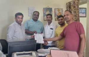 आरंग नगर में लो वोल्टेज की समस्या से परेशान व्यापारी, बिजली विभाग को सौंपा ज्ञापन