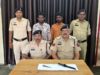 धारदार हथियार लहराकर आने-जाने वाले लोगों को डराने वाले 02 आरोपी चढ़े कोतवाली पुलिस के हत्थे