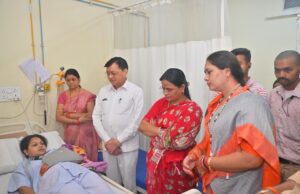 उद्योग मंत्री श्री लखन लाल देवांगन ने सोनी परिवार के दिवंगत हुए सदस्यों को श्रद्धांजलि अर्पित करते हुए शोकाकुल परिजनों से की मुलाकात