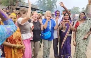 बेडमा की शादी में आए इंटरनेशनल बाराती, विदेशी मेहमानों ने डीजे पर रंग-गुलाल संग मचाया धमाल