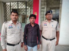 * यातायात जांजगीर पुलिस की सक्रियता से टली बड़ी घटना, हाइवे रोड सारागाव में लोहे का धारदार कत्तानुमा हत्यार के साथ युवक को पकड़ा