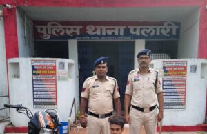 नवागांव में ट्रैक्टर का लोहे का हब चोरी करते आरोपी गिरफ्तार ग्रामवासियों की सतर्कता से रंगे हाथ पकड़ा गया चोर, मोटरसाइकिल समेत सामान जब्त