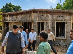 कलेक्टर कुणाल दुदावत ने पसरखेत में आंगनबाड़ी भवन निर्माण कार्य का किया निरीक्षण