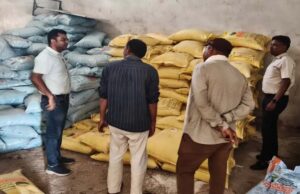 खाद दुकानों पर कृषि विभाग की सख्ती : अनियमितता मिलने पर पांच दुकानों को नोटिस, भखारा के लक्ष्मी ट्रेडर्स का लाइसेंस निरस्त
