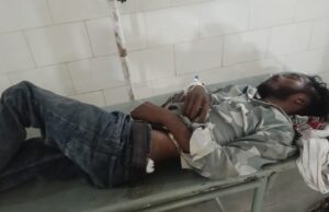 बतौली एन एच 43 में पीडब्ल्यूडी के टाइम कीपर अधिकारी ने अपनी क्रेटा कार से स्कूटी सवार को ठोका गंभीर अवस्था में जिला अस्पताल रेफर
