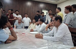 बिलासपुर प्रवास पर पूर्व मुख्यमंत्री भूपेश बघेल से कांग्रेस नेताओं ने की संगठनात्मक चर्चा