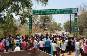 हरेठी में बिजली संकट से जनजीवन अस्त-व्यस्त, ग्रामीणों ने किया चक्का जाम
