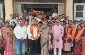 मजदूर दिवस पर भाजपा झुग्गी झोपड़ी प्रकोष्ठ ने किया श्रमिकों का सम्मान… भाजपा नेता स्व. बनवारी लाल अग्रवाल की जन्म जयंती पर मरीजों को फल वितरित