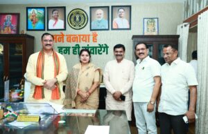 धमतरी की स्वास्थ्य सेवाओं को मिलेगी नई संजीवनी, स्वास्थ्य मंत्री जायसवाल से प्रदेश उपाध्यक्ष रंजना साहू की अहम मुलाकात