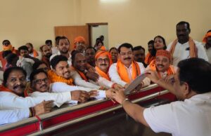 दीपका नगर पालिका पार्षद उपचुनाव में भाजपा के प्रत्याशी ऋषि सीदार ने भाजपा के दिग्गज नेताओं की मौजूदगी में भरा नामांकन