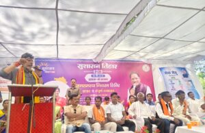 जगदलपुर विधानसभा क्षेत्र के ग्राम गुमलवाड़ा में सुशासन तिहार में भाजपा प्रदेश अध्यक्ष एवं विधायक श्री किरण देव हुए शामिल
