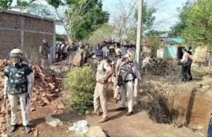 रायपुर के माना में प्रशासन का बड़ा एक्शन: आधी रात से चला बुलडोजर, 48 अवैध मकानों पर बेदखली की कार्रवाई