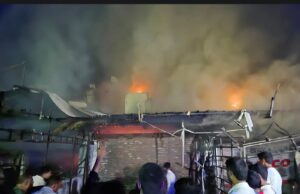 बिलासपुर के बुधवारी बाजार में भीषण आग, चार दुकानें जलकर राख
