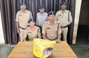 अवैध शराब परिवहन कर बिक्री करने वाला आरोपी के विरुद्ध थाना कोतवाली पुलिस की कार्यवाही
