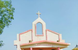 बतौली राजस्व में बड़ा कारनामा पहाड़ी कोरवा समाज धर्म परिवर्तन कर शासकीय भूमि में कर दिया चर्च का निर्माण बजरंग दल व ग्रामीणों ने जताया विरोधी