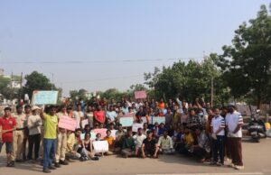 राजनीति से ऊपर उठकर युवा जांजगीर यूथ क्लब टीम की पहल: 22 सप्ताह से चला रहे स्वच्छता अभियान, विश्व पर्यावरण दिवस पर किया वृक्षारोपण