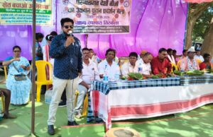 लखनपुर के ग्राम तीरकेला में पारंपरिक बीजों का आदान-प्रदान, जैविक खेती पर जागरूकता शिविर आयोजित।