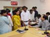 कलेक्टर ने जनदर्शन में सुनी लोगों की समस्याएं अधिकारियों को दिए त्वरित निराकरण के निर्देश