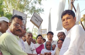 राजमोहनी देवी सेवा संस्थान ने नशा मुक्ति को लेकर निकाली जनजागरण रैली, महामहिम राज्यपाल और मुख्यमंत्री के नाम कलेक्टर को सौंपा ज्ञापन
