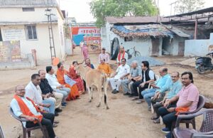 भारतीय जनता पार्टी झुग्गी झोपड़ी प्रकोष्ठ रायपुर जिला ग्रामीण के द्वारा गोपाल गौशाला नयापारा में हनुमान मंदिर में पूजा अर्चना कर