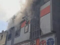 रायपुर में बड़ा हादसा: एमजी रोड स्थित जया ऑटोमोबाइल की बिल्डिंग में भीषण आग, तीन मंजिलों को लिया चपेट में, काबू पाने की कोशिशें जारी
