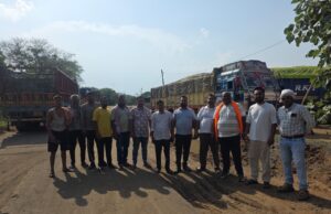 अमेरा खदान में भाड़ा बढ़ोतरी को लेकर लखनपुर ट्रक मालिक संघ ने खोला मोर्चा नियमों की अनदेखी नागालैंड से ट्रक मंगाकर कोयला परिवहन कराने का आरोप।