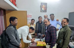 सेवा पुस्तिकाओं के सुव्यवस्थित संधारण एवं अभिलेखों के अद्यतन हेतु विकासखंड शिक्षा अधिकारी सक्ती की सराहनीय पहल