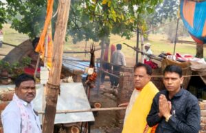 पड़रिया धाम में यज्ञ हवन आहुति के साथ अखंड रामायण का हुआ आगाज…