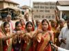 गरीब बेटियों के सम्मान से खिलवाड़, सामूहिक विवाह में बांटे गए जेवर निकले नकली