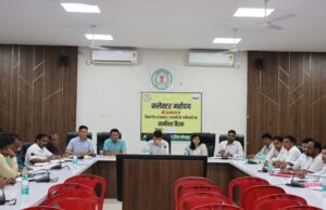 आश्रम-छात्रावासों की व्यवस्थाओं को लेकर समीक्षा बैठक संपन्न, अधिकारियों को दिए आवश्यक निर्देश