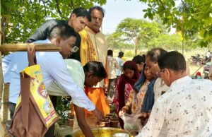 पड़रिया धाम में त्रिदिवसीय यज्ञ_अनुष्ठान का भंडारा के साथ हुआ समापन …