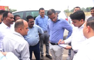 निर्माणाधीन राष्ट्रीय राजमार्ग एवं रतनपुर बाईपास का सचिव मुकेश बंसल ने किया निरीक्षण