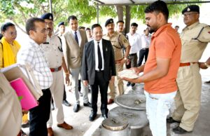 प्रधान जिला न्यायाधीश, कलेक्टर व पुलिस अधीक्षक ने किया जिला जेल का निरीक्षण
