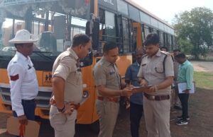 स्कूली बच्चों की सुरक्षित यात्रा के लिए यातायात जांजगीर पुलिस और परिवहन विभाग की संयुक्त पहल