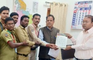 ड्राइवर महासंगठन ने कलेक्टर दिया ज्ञापन… ड्राइवर हितों के लिए ड्राइवर वेलफेयर बोर्ड जरुरी… अधिवक्ता चितरंजय पटेल