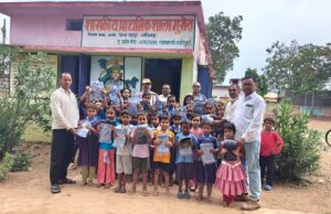 नई यूनिफॉर्म पाकर चहक उठे नौनिहाल