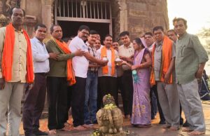 सोमनाथ स्वाभिमान यात्रा:- कोरबा जिले के प्राचीन शिव मंदिर पाली से पवित्र माटी कलश और पवित्र जल कलश लेकर सोमनाथ रवाना हुआ 20 सदस्यों का दल