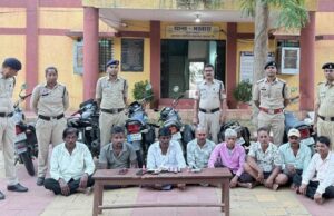 आमाबगीचा में चल रहे जुए के फड़,मौके से 08 जुआरी हुए गिरफ्तार, लगभग 2 लाख की समाग्री जप्त