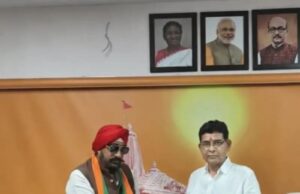 नगरी को नगर पालिका का दर्जा देने और फोरलेन निर्माण की मांग, प्रभारी मंत्री से मिले बलजीत छाबड़ा