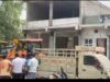 बिग ब्रेकिंग: भाजपा नेता पर हमले के बाद प्रशासन की बड़ी कार्रवाई, रज्जाक अली के कथित अवैध निर्माण पर चला बुलडोजर